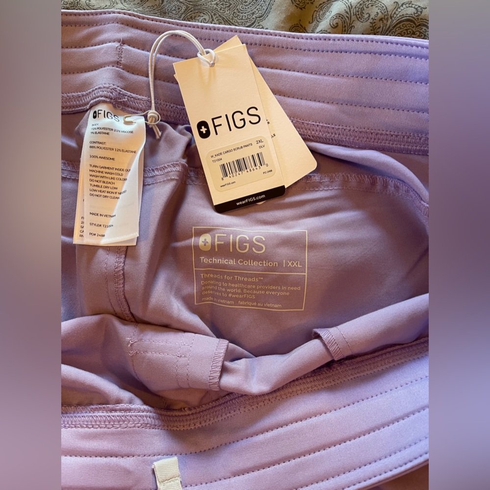 NEW WITH TAGS Lavender Figs scrub pants